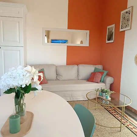 Castle 2 Bedrooms, 2 Bathrooms Apartment *