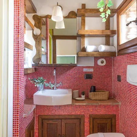 Castle 2 Bedrooms, 2 Bathrooms
